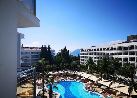 GRAND IDEAL PREMIUM