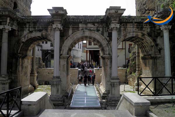 Hadrian’s Gate دروازه حادریان